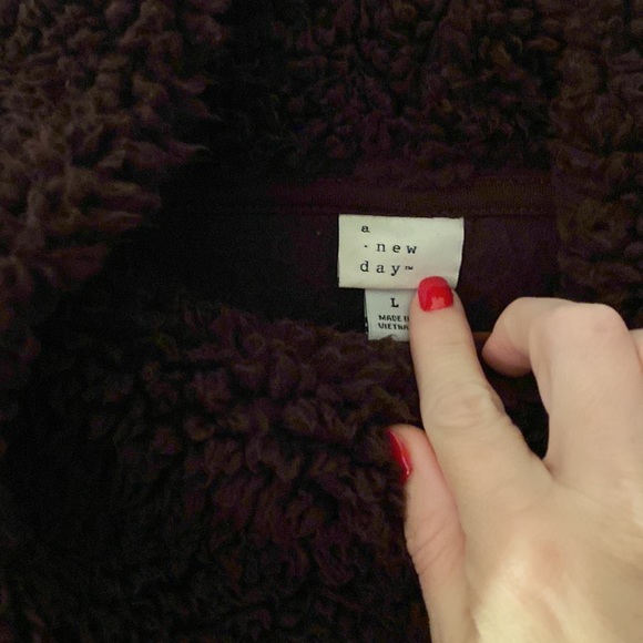 a new day Burgundy Cowl Neck Shirpa pullover size L, like new! - Picture 2 of 4